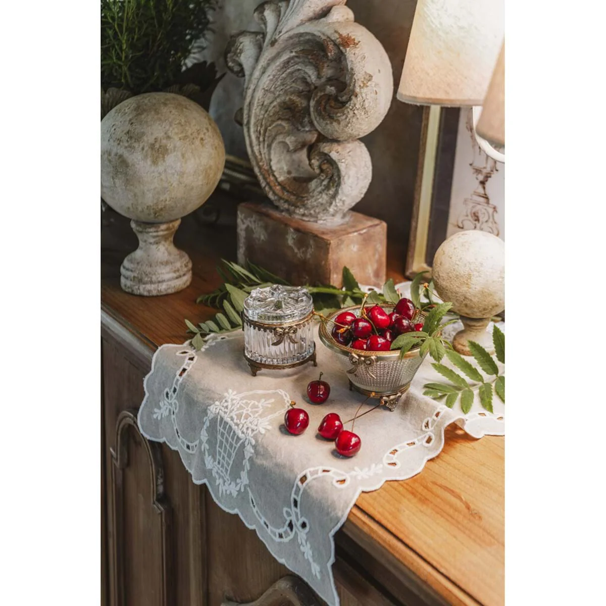 Blanc Mariclò Set 2 tovagliette ricamate in misto lino beige "Dentelle" 38x50 cm - Image 2