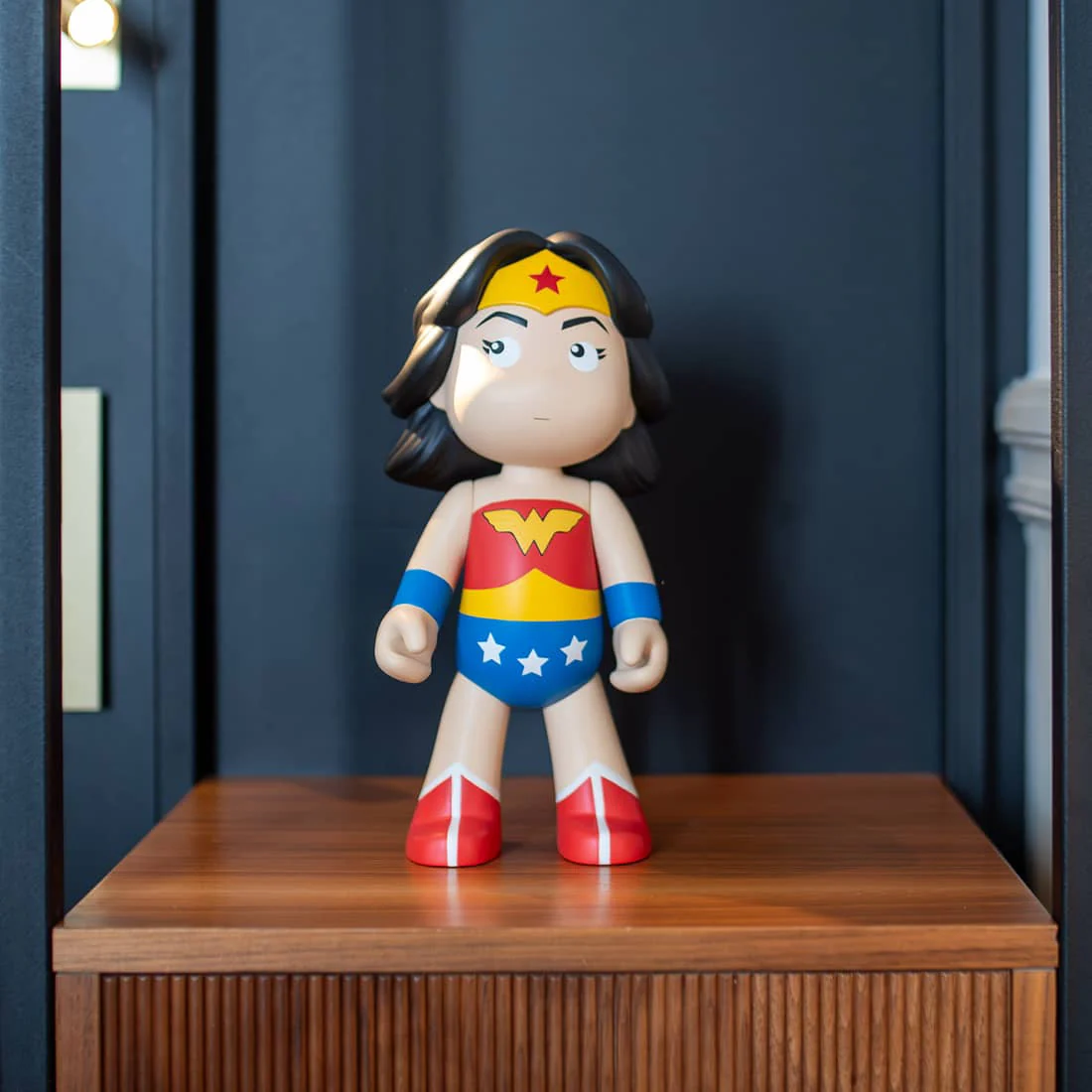 LEBLON DELIENNE Super Pop Wonder Man piccolo in resina 16xH25 cm - Image 7