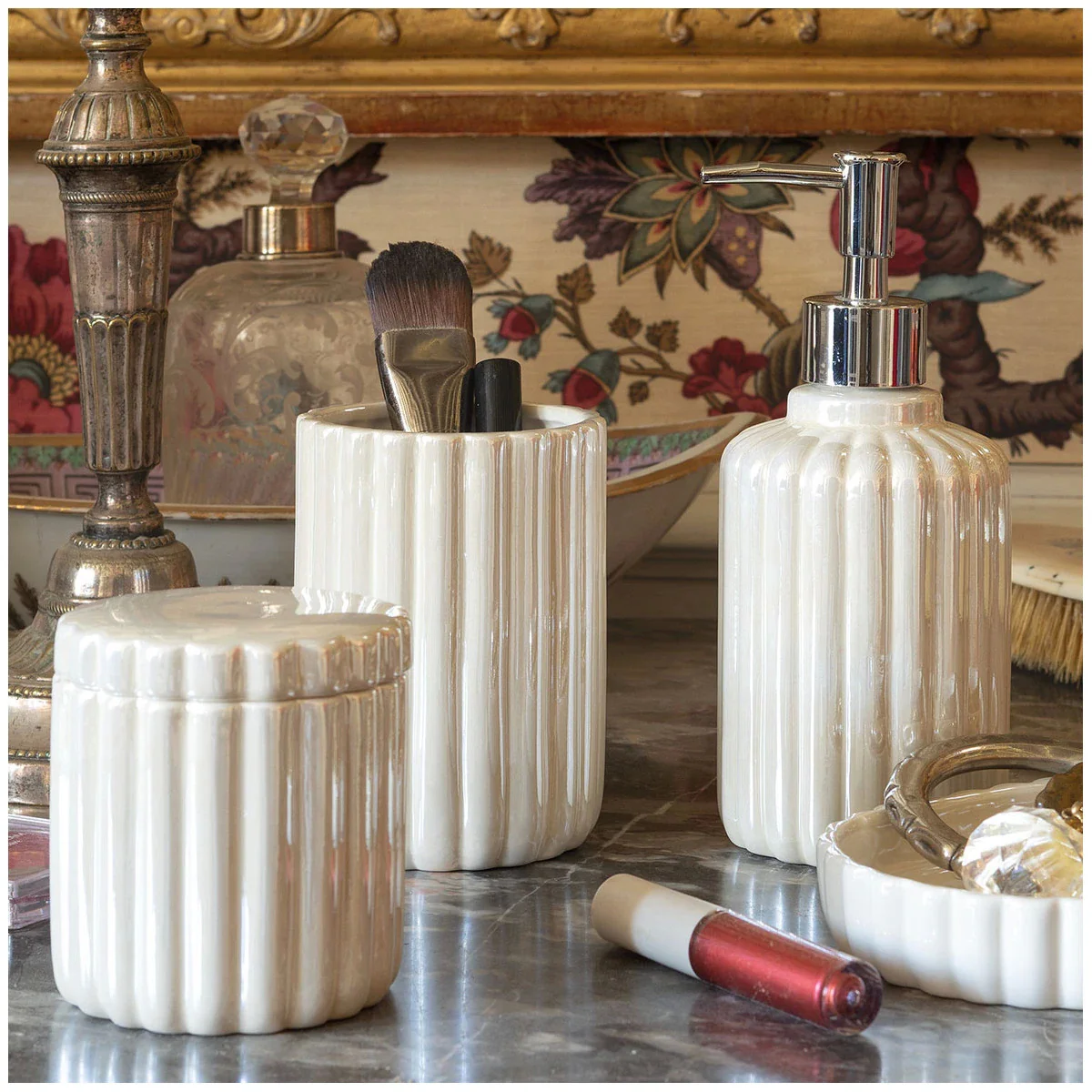 Mathilde M Dispenser sapone in ceramica perlata "Éclat Nacré" D7.5xH18 cm - Image 3